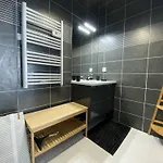 Appartamento T2 2* Avec Balcon Et Parking à 250m De La - Fr-1-738-37