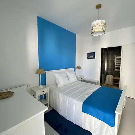 Daire T2 2* Avec Balcon Et Parking A 250m De La - Fr-1-738-37 Royan