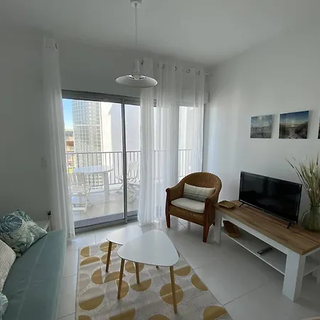 T2 2* Avec Balcon Et Parking A 250m De La - Fr-1-738-37