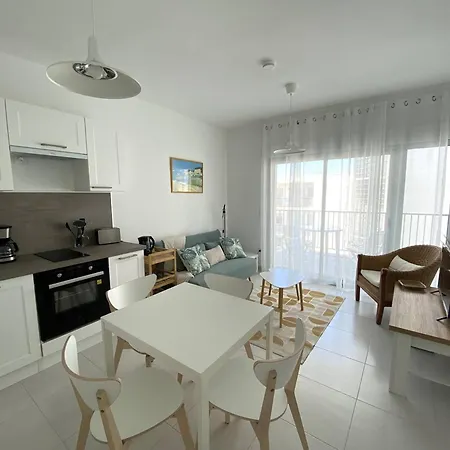 T2 2* Avec Balcon Et Parking A 250m De La - Fr-1-738-37 Apartment